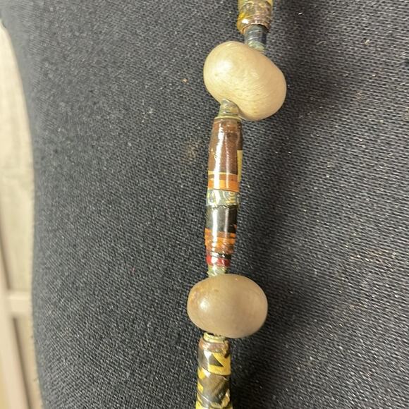 Paper mache long beaded necklace - Picture 2 of 6